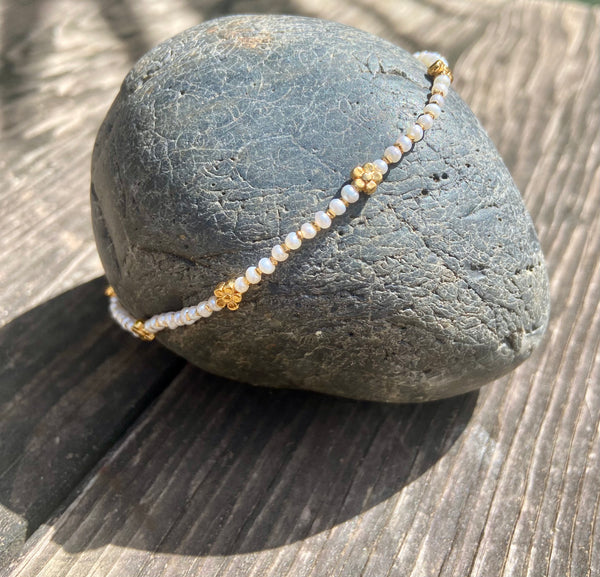 Pearl Daisy Anklet