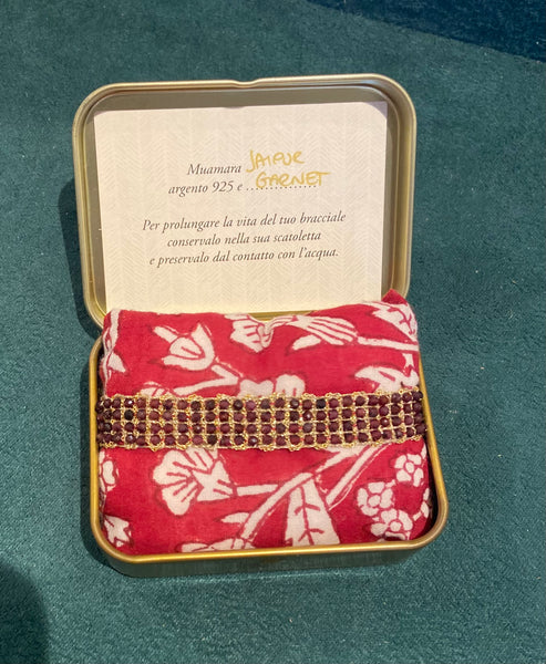 Dag Muamara Jaipur Garnet